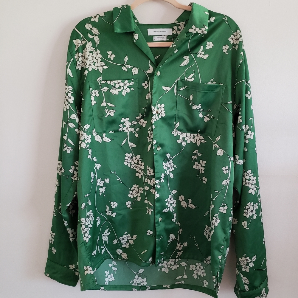 Super Silky Green Floral Blouse